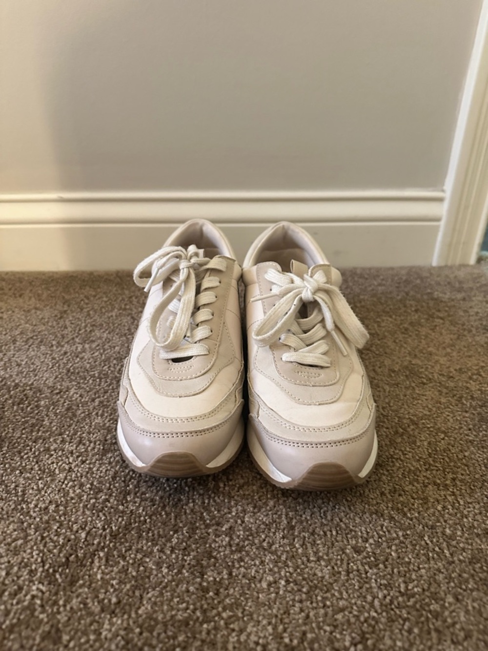 Universal Thread Beige Lace-Up Women's Sneakers